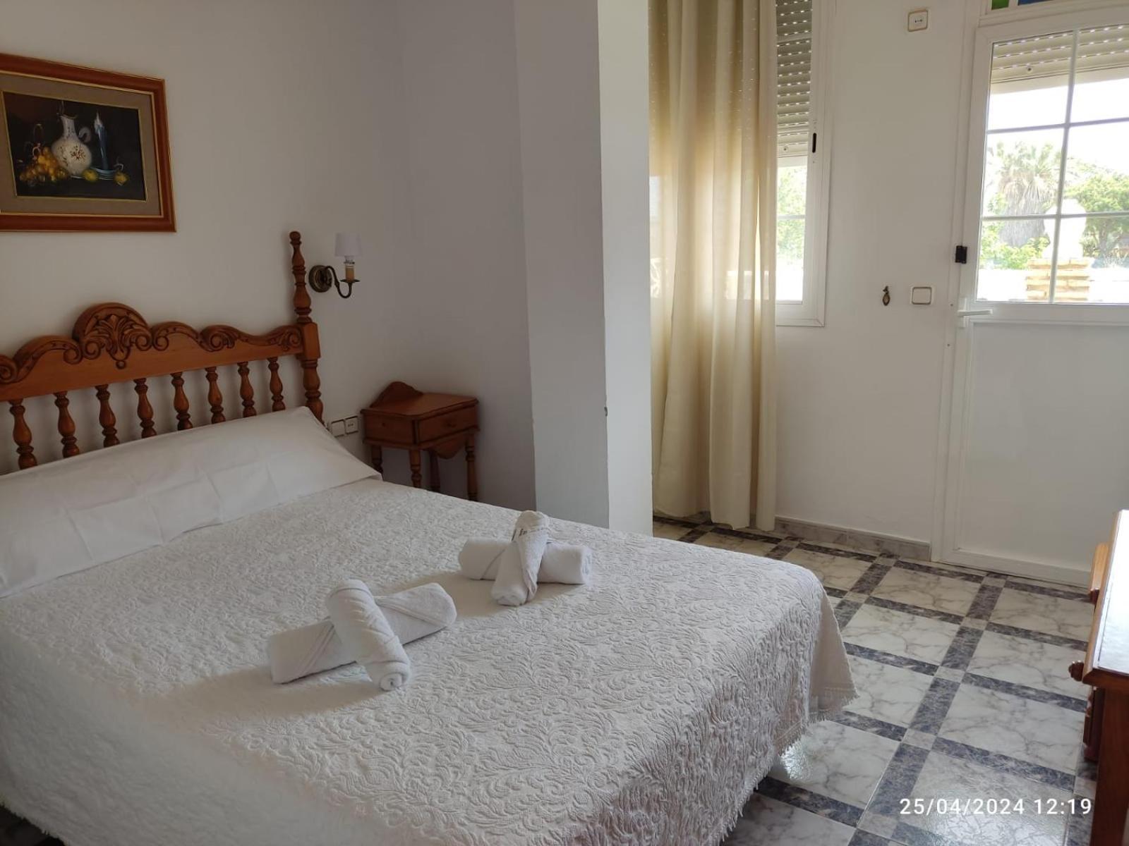 Hostal Quinto Pino Chipiona Exterior foto